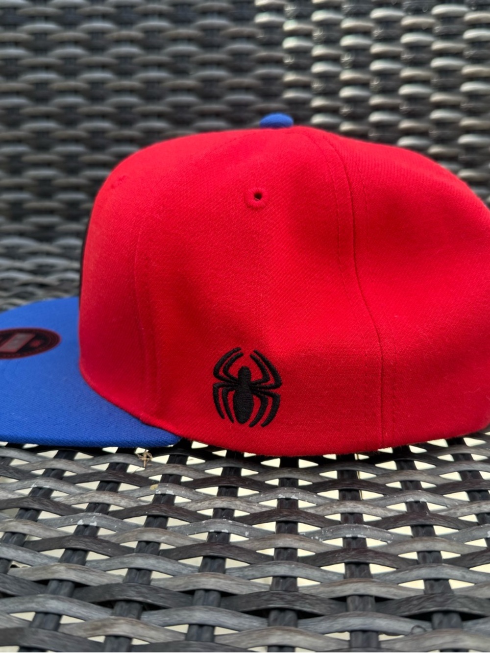 Marvel Spider-Man Mens Red and Blue Snapback Hat - Picture 4 of 6